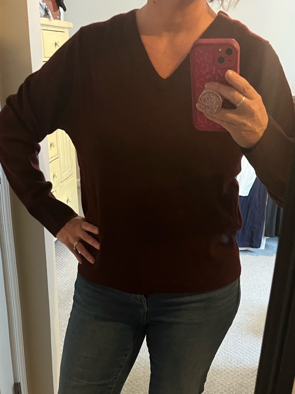 Cashmere V-neck Long Sleeve Sweater in Deep Burgundy